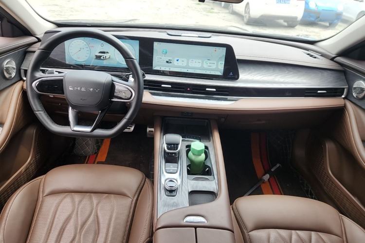 Used Chery Arrizo 8 2024 High-Performance Edition 2.0T DCT Powerfully Tuned Center Console