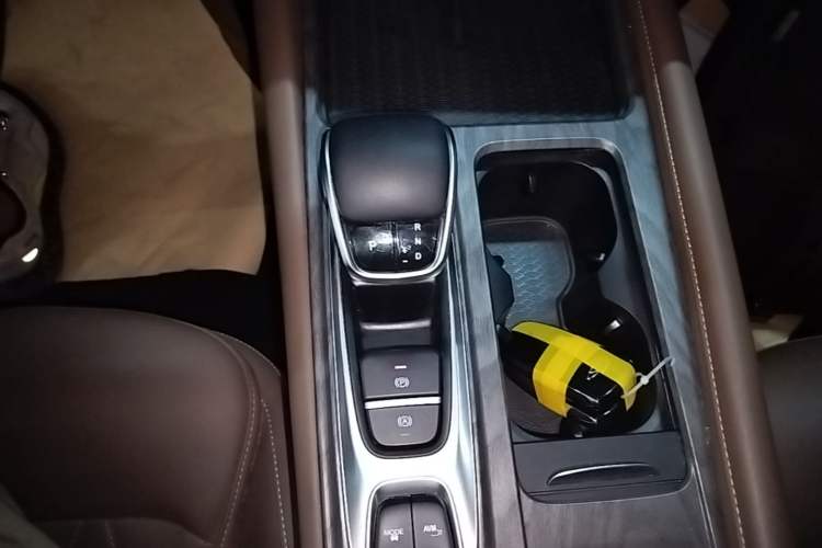 Used Chery Arrizo 8 2024 High-Energy Edition 2.0T Automatic Yu+ Gear Lever