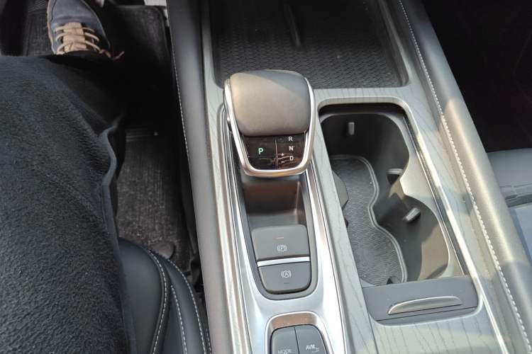 Used Chery Arrizo 8 2024 High-Performance Edition 2.0T DCT Imperial Gear Lever