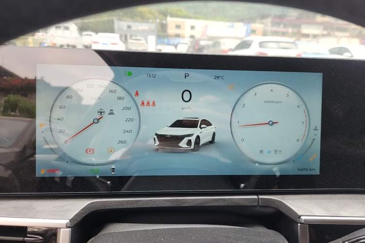 Used Chery Arrizo 8 2024 High-Performance Edition 2.0T DCT Powerfully Tuned Instrument Cluster