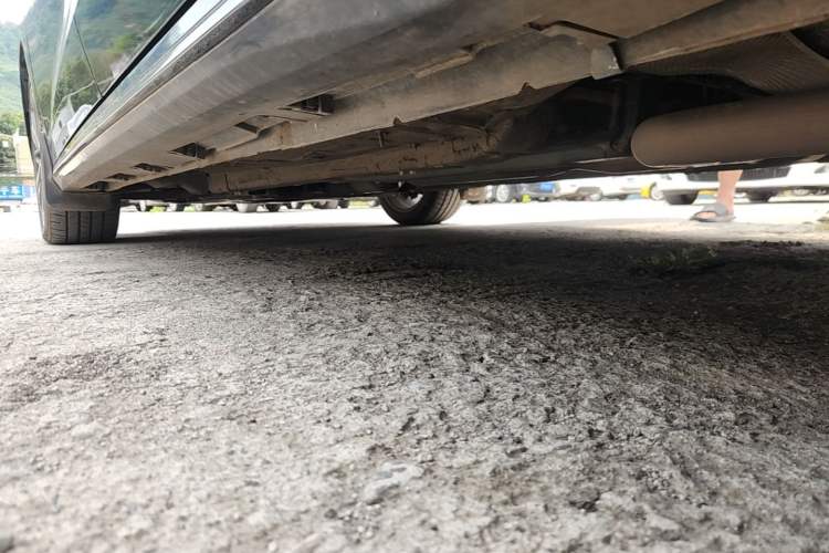 Used Chery Arrizo 8 2024 High-Performance Edition 2.0T DCT Powerfully Tuned Left Side Sill