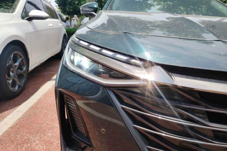 Used Chery Arrizo 8 2024 High-Performance Edition 2.0T DCT Powerfully Tuned Right Front Headlight