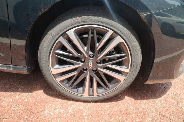 Used Chery Arrizo 8 2024 High-Performance Edition 2.0T DCT Powerfully Tuned Right Front Wheel Hub