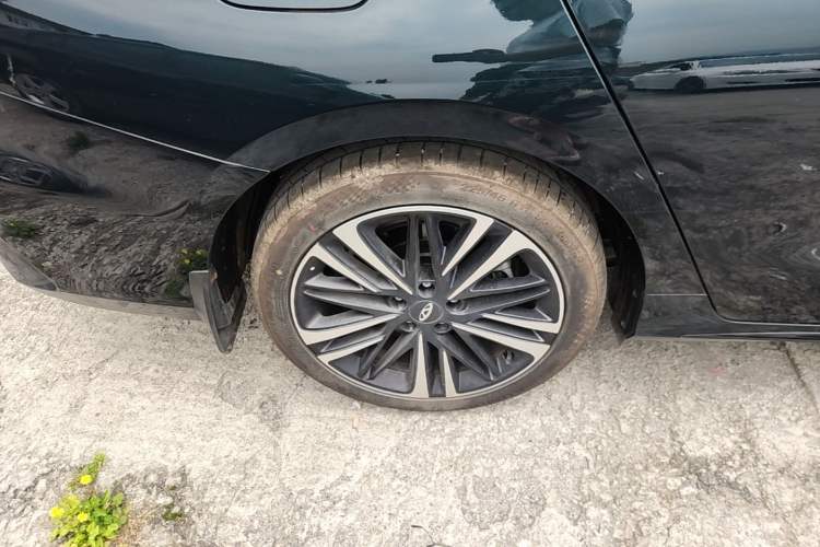 Used Chery Arrizo 8 2024 High-Performance Edition 2.0T DCT Powerfully Tuned Right Rear Wheel Hub