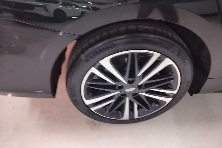 Used Chery Arrizo 8 2024 High-Energy Edition 2.0T Automatic Yu+ Right Rear Wheel Hub