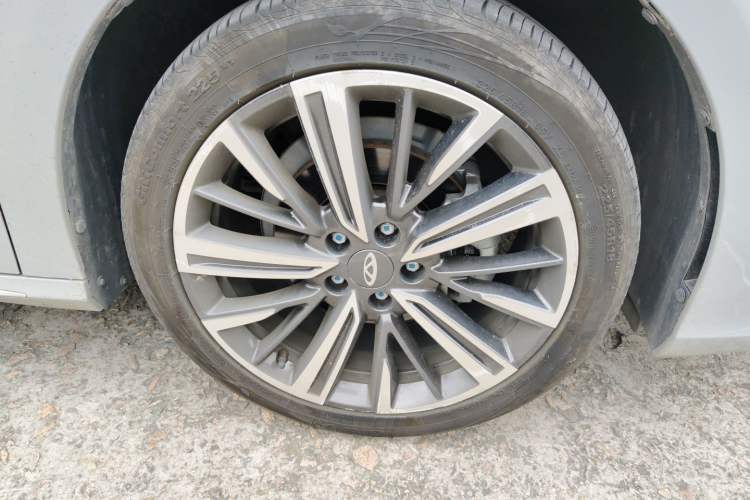 Used Chery Arrizo 8 2024 1.6T DCT Rui Right Front Wheel Hub