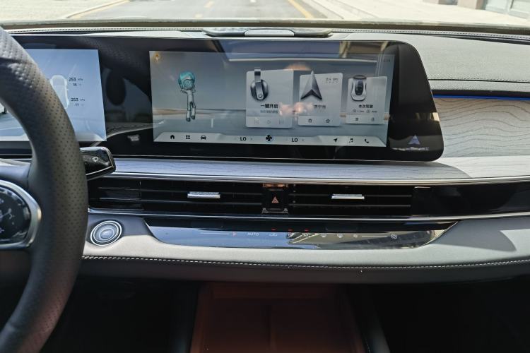 Used Chery Arrizo 8 2024 1.6T DCT Rui Audio And AC Panel