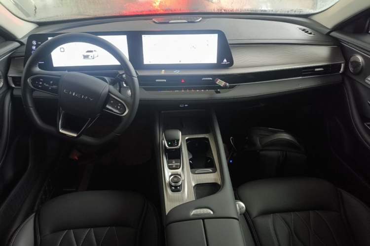 Used Chery Arrizo 8 2024 1.6T DCT Rui Center Console