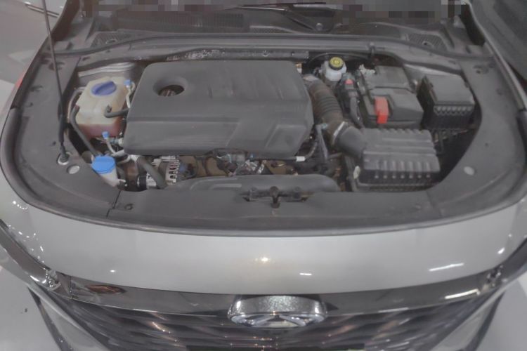 Used Chery Arrizo 8 2024 High-Performance Edition 2.0T DCT Powerfully Tuned Engine Bay