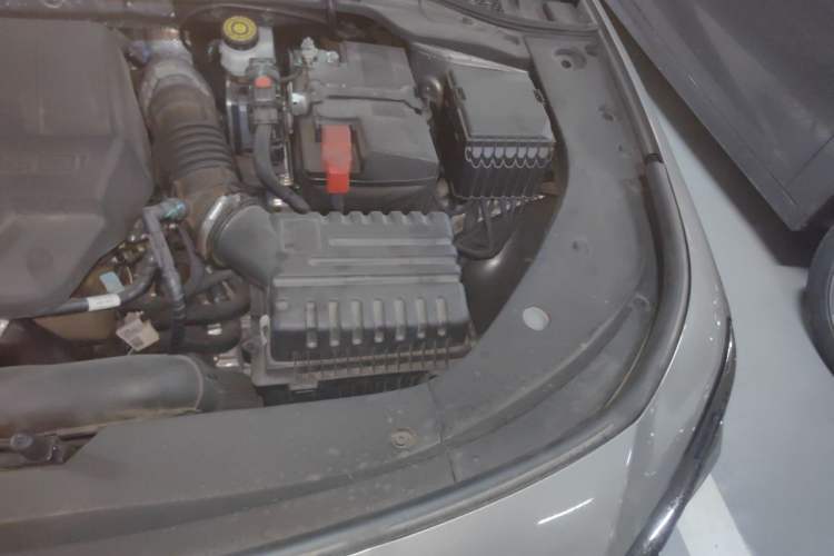 Used Chery Arrizo 8 2024 High-Performance Edition 2.0T DCT Powerfully Tuned Engine Bay Left