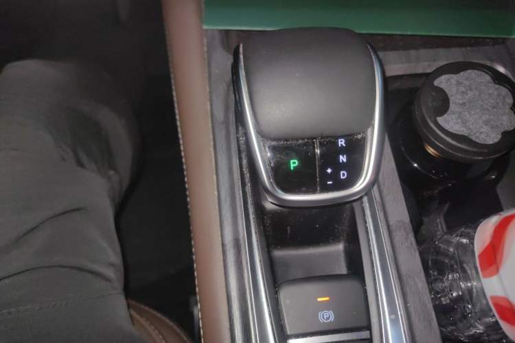 Used Chery Arrizo 8 2024 High-Performance Edition 2.0T DCT Powerfully Tuned Gear Lever