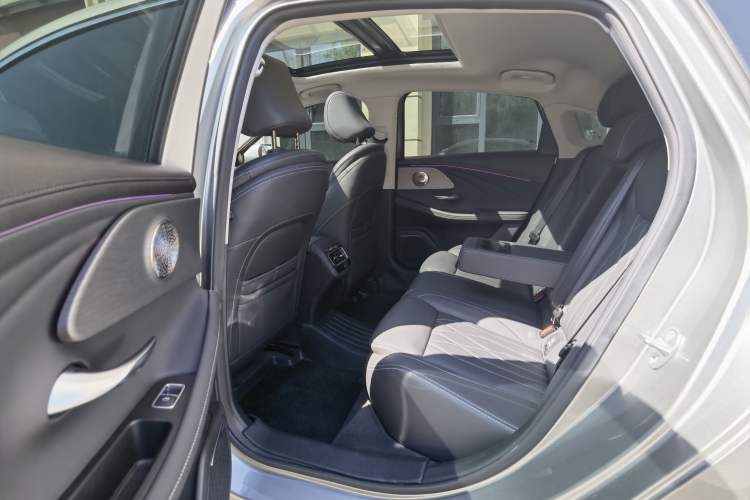 Used Chery Arrizo 8 2024 1.6T DCT Rui Interior 4