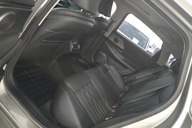 Used Chery Arrizo 8 2024 1.6T DCT Excellence Edition Left Rear Seat