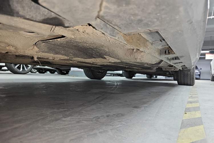 Used Chery Arrizo 8 2024 High-Energy Edition 2.0T Automatic Yu+ Left Side Sill
