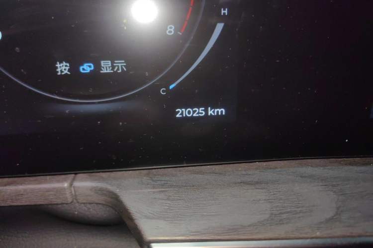 Used Chery Arrizo 8 2024 High-Performance Edition 2.0T DCT Powerfully Tuned Odometer Close Up