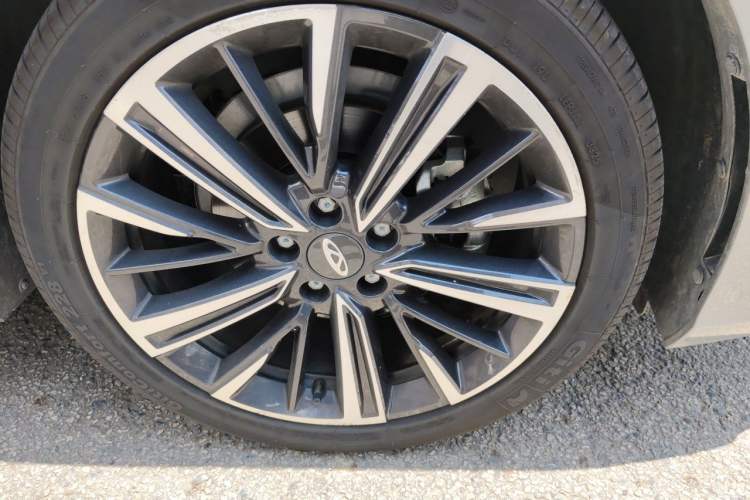 Used Chery Arrizo 8 2024 1.6T DCT Smart Right Front Wheel Hub