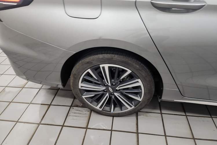 Used Chery Arrizo 8 2024 1.6T DCT Rui Right Rear Wheel Hub