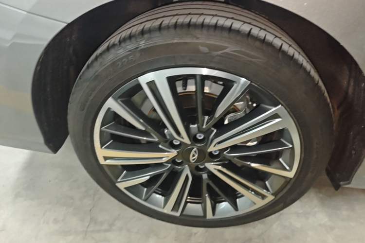 Used Chery Arrizo 8 2024 1.6T DCT Smart Right Rear Wheel Hub
