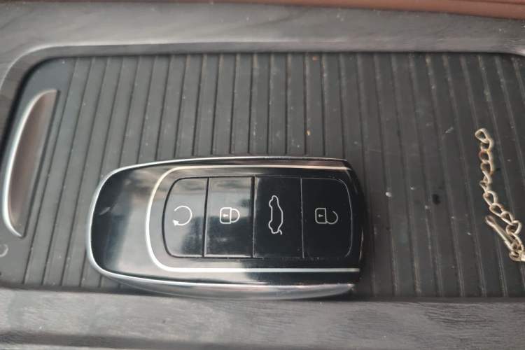 Used Chery Arrizo 8 2024 High-Performance Edition 2.0T DCT Powerfully Tuned Vehicle Key