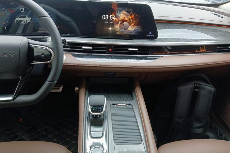 Used Chery Arrizo 8 2024 High-Performance Edition 2.0T DCT Powerfully Tuned Audio And AC Panel