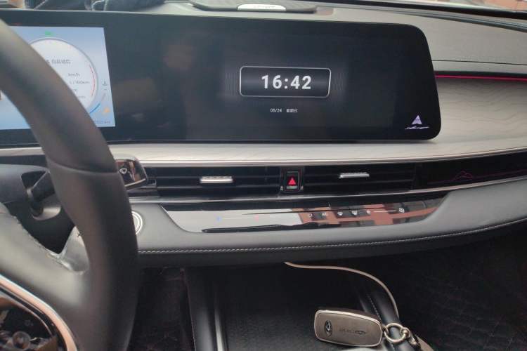 Used Chery Arrizo 8 2024 High-Performance Edition 2.0T DCT Powerfully Tuned Audio And AC Panel