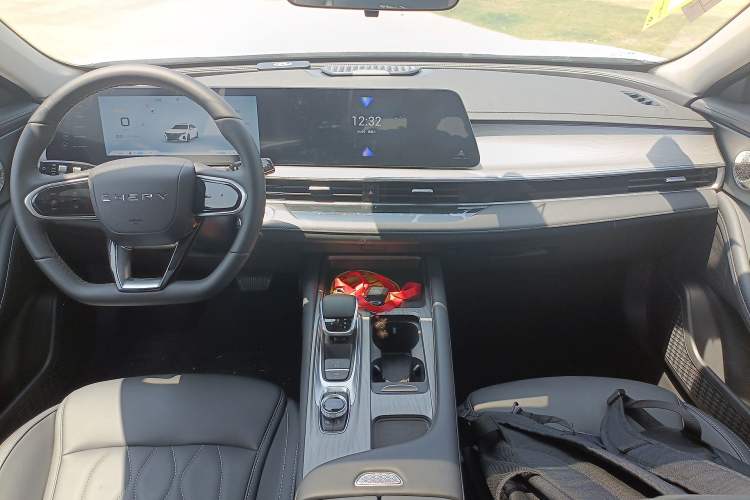 Used Chery Arrizo 8 2024 1.6T DCT Smart Center Console