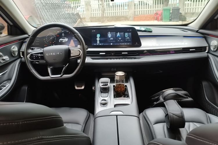 Used Chery Arrizo 8 2024 High-Performance Edition 2.0T DCT Powerfully Tuned Center Console