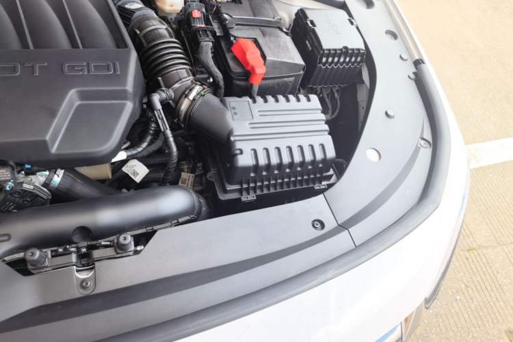 Used Chery Arrizo 8 2024 High-Performance Edition 2.0T DCT Powerfully Tuned Engine Bay Left