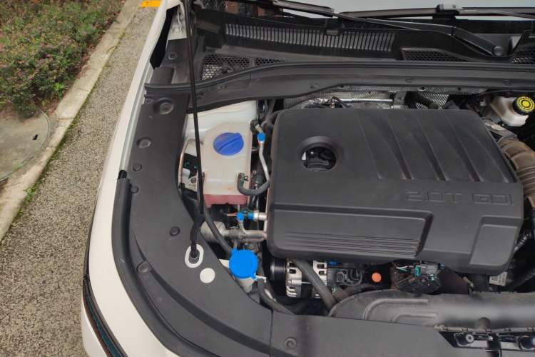Used Chery Arrizo 8 2024 High-Performance Edition 2.0T DCT Powerfully Tuned Engine Bay Right