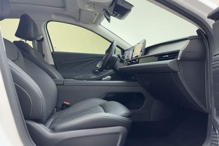 Used Chery Arrizo 8 2024 1.6T DCT Rui Interior 2