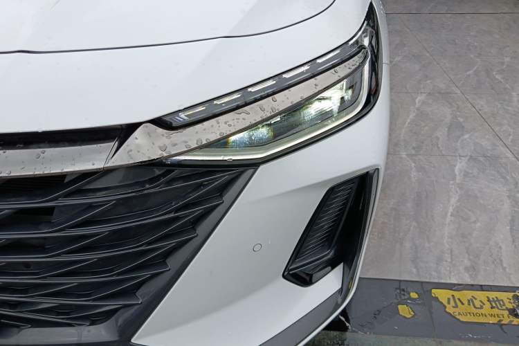 Used Chery Arrizo 8 2024 High-Performance Edition 2.0T DCT Powerfully Tuned Left Front Headlight