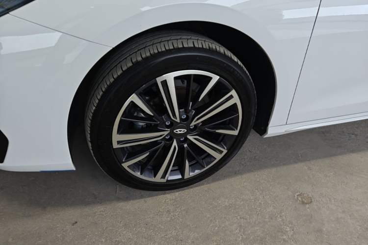 Used Chery Arrizo 8 2024 1.6T DCT Rui Left Front Wheel Hub