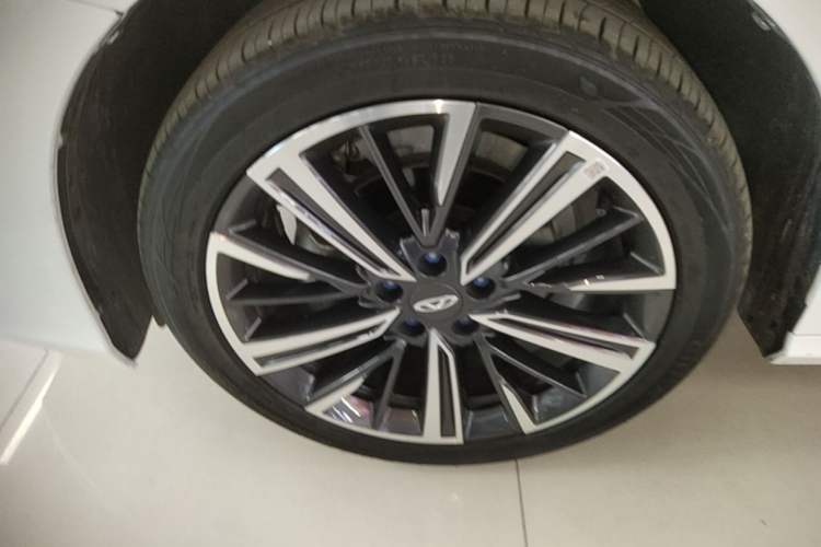 Used Chery Arrizo 8 2024 1.6T DCT Smart Left Front Wheel Hub