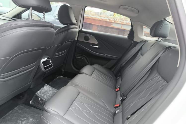 Used Chery Arrizo 8 2024 1.6T DCT Excellence Edition Left Rear Seat