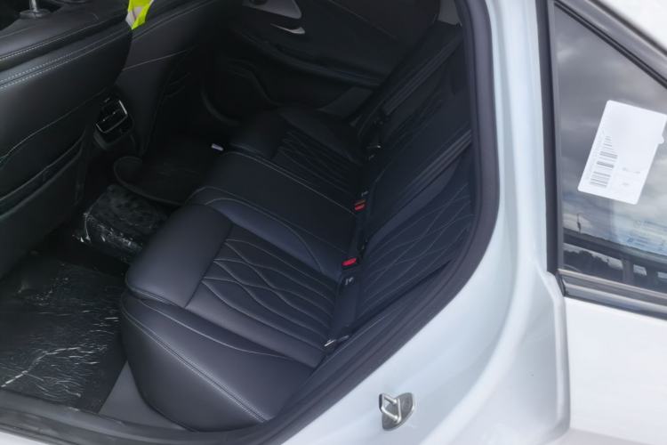 Used Chery Arrizo 8 2024 High-Performance Edition 2.0T DCT Powerfully Tuned Left Rear Seat
