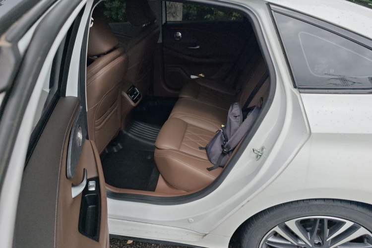 Used Chery Arrizo 8 2024 High-Performance Edition 2.0T DCT Imperial Left Rear Seat