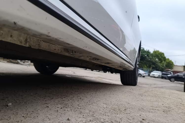 Used Chery Arrizo 8 2024 High-Performance Edition 2.0T DCT Powerfully Tuned Left Side Sill