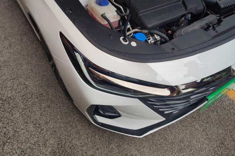 Used Chery Arrizo 8 2024 High-Performance Edition 2.0T DCT Powerfully Tuned Right Front Headlight