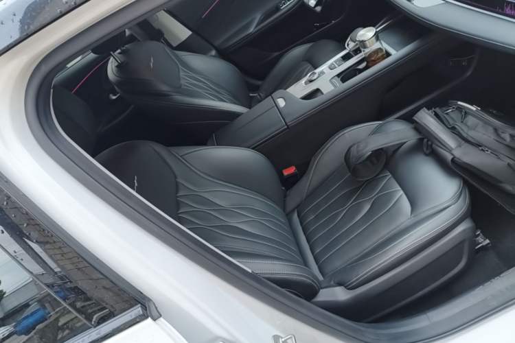 Used Chery Arrizo 8 2024 High-Performance Edition 2.0T DCT Powerfully Tuned Right Front Seat