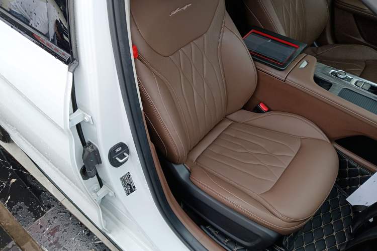Used Chery Arrizo 8 2024 High-Performance Edition 2.0T DCT Powerfully Tuned Right Front Seat