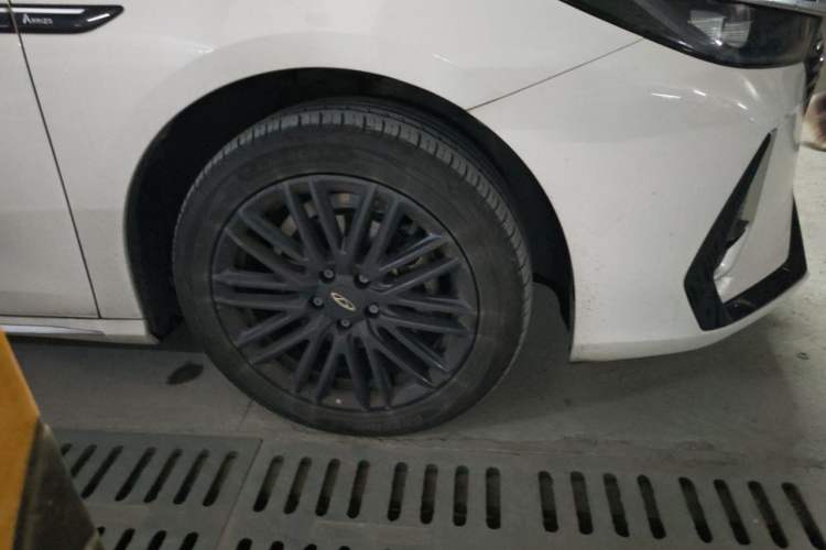 Used Chery Arrizo 8 2024 1.6T DCT Excellence Edition Right Front Wheel Hub