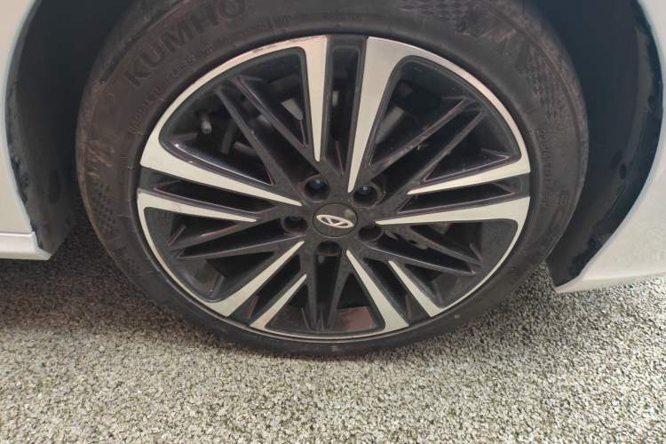 Used Chery Arrizo 8 2024 High-Performance Edition 2.0T DCT Powerfully Tuned Right Front Wheel Hub