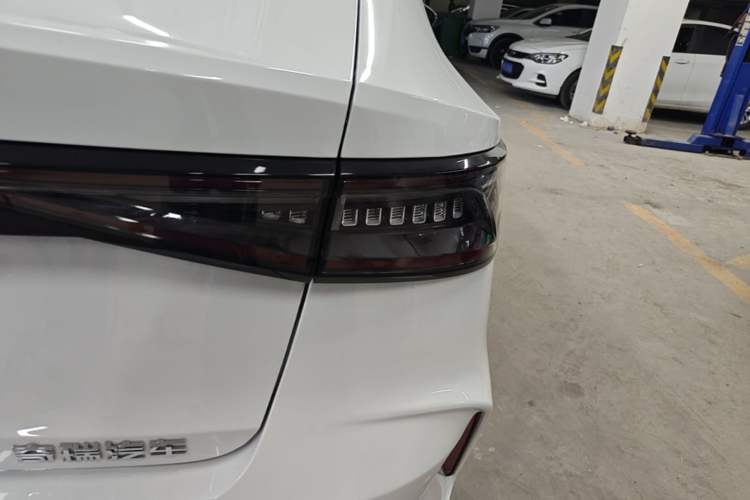 Used Chery Arrizo 8 2024 1.6T DCT Rui Right Rear Taillight