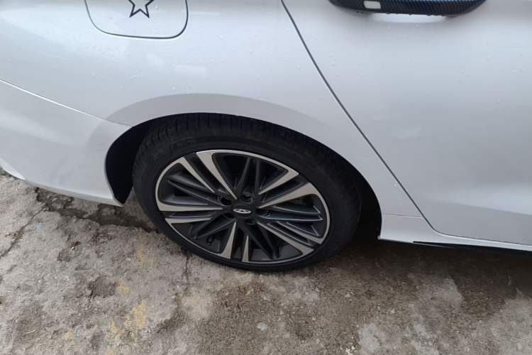 Used Chery Arrizo 8 2024 High-Performance Edition 2.0T DCT Powerfully Tuned Right Rear Wheel Hub