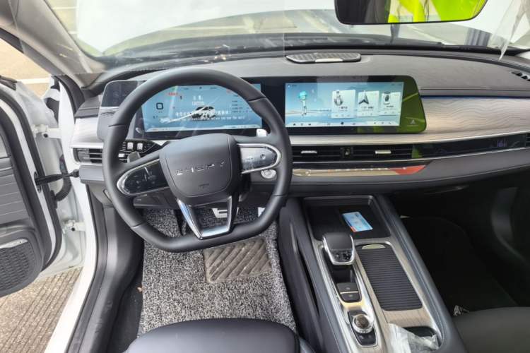 Used Chery Arrizo 8 2024 High-Performance Edition 2.0T DCT Powerfully Tuned Steering Wheel