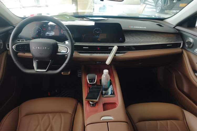 Used Chery Arrizo 8 2025 2.0T DCT Sport Center Console