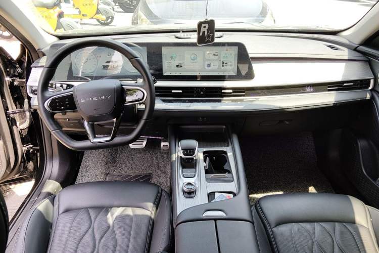 Used Chery Arrizo 8 2025 2.0T DCT Sport Center Console