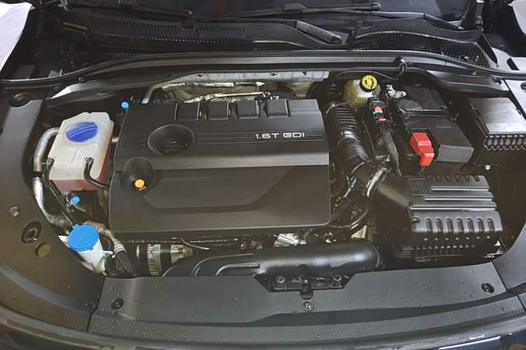 Used Chery Arrizo 8 2025 1.6T DCT Smart Engine Bay