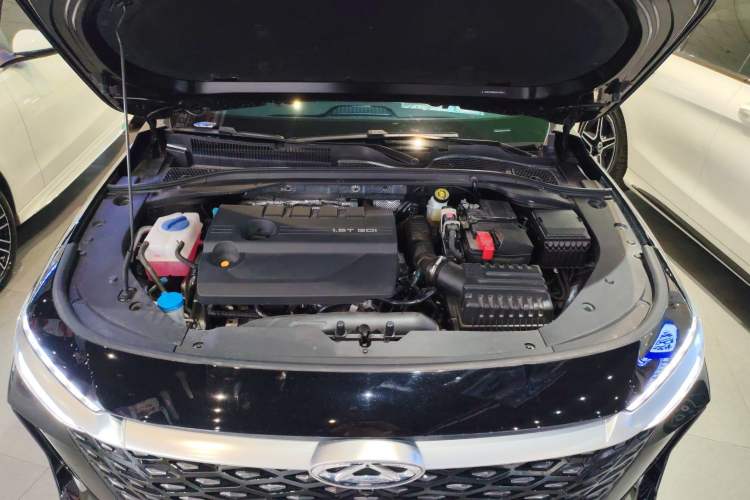 Used Chery Arrizo 8 2025 1.6T DCT Smart Engine Bay