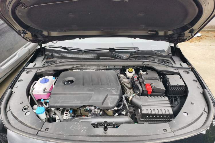 Used Chery Arrizo 8 2025 2.0T Automatic Yu+ Engine Bay